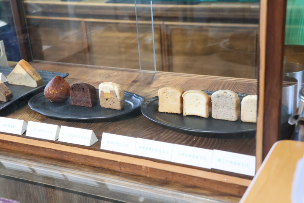 Subi Coffee bakery｜員林老宅甜點咖啡廳，寬敞庭院空間，適合拍照和聚會