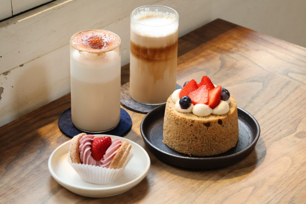 Subi Coffee bakery｜員林老宅甜點咖啡廳，寬敞庭院空間，適合拍照和聚會