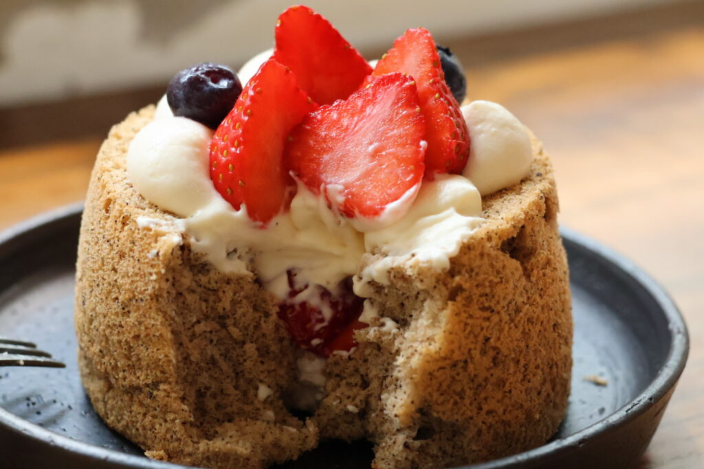 Subi Coffee bakery｜員林老宅甜點咖啡廳，寬敞庭院空間，適合拍照和聚會