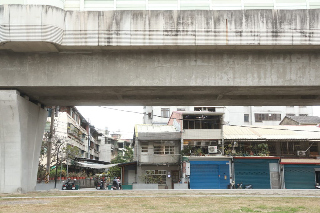 Subi Coffee bakery｜員林老宅甜點咖啡廳，寬敞庭院空間，適合拍照和聚會