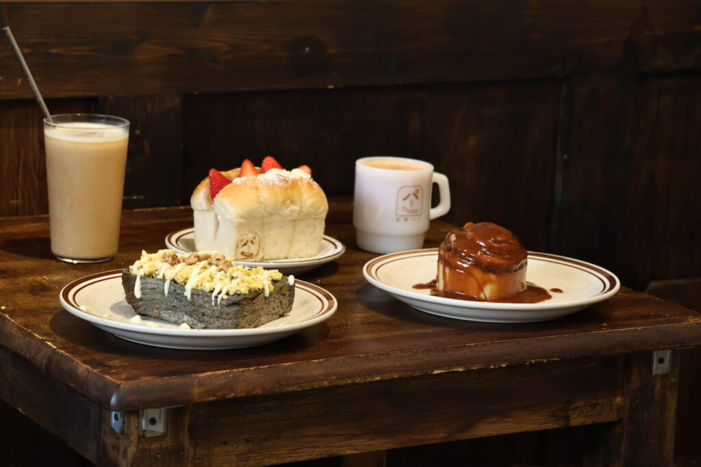 金曜パン｜台中無蛋奶的純素甜點，肉桂捲和旦沙拉一定要吃看看！