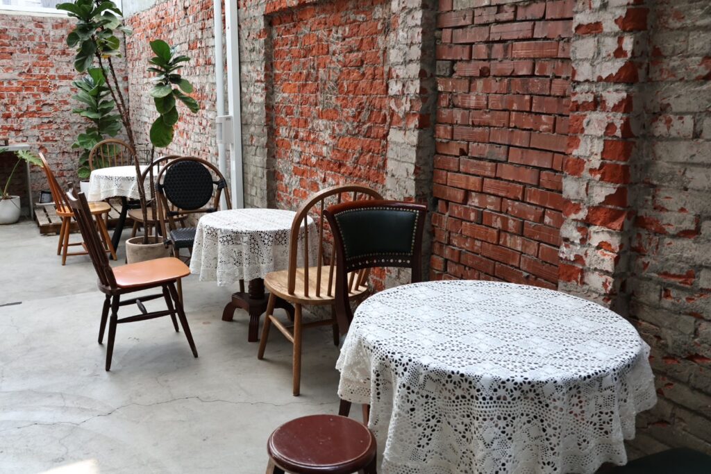 【如常所在】超療癒親人的店貓．必點手工蘋果派｜寵物友善的老宅咖啡廳