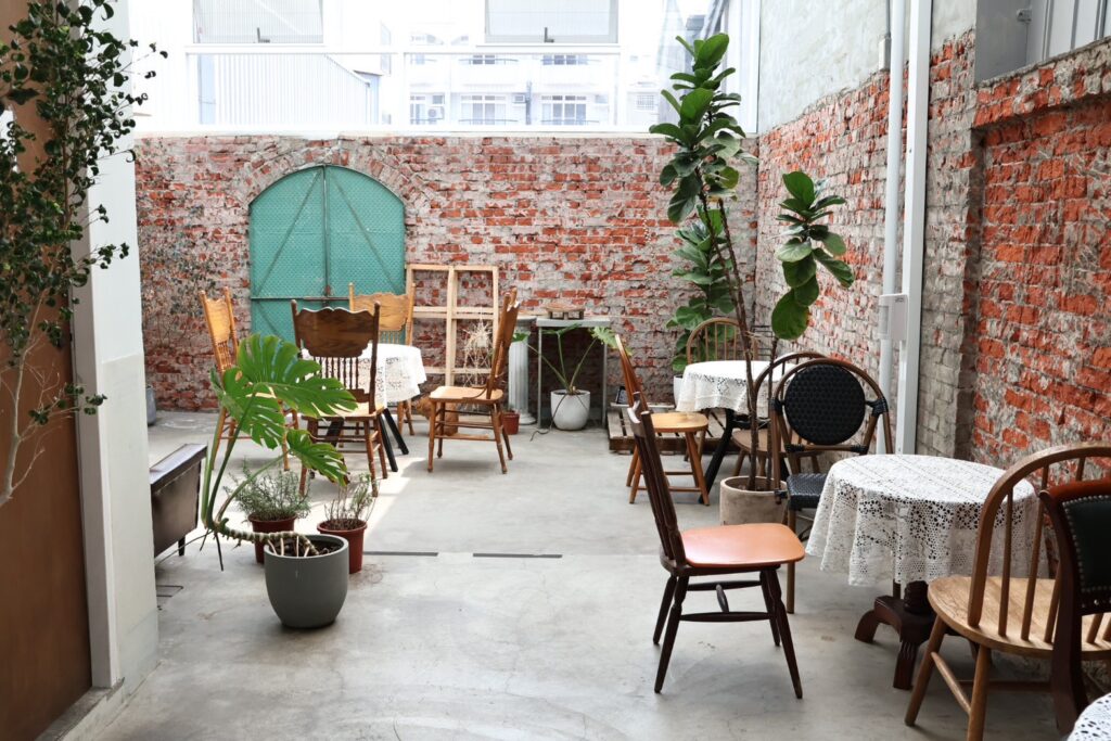 【如常所在】超療癒親人的店貓．必點手工蘋果派｜寵物友善的老宅咖啡廳